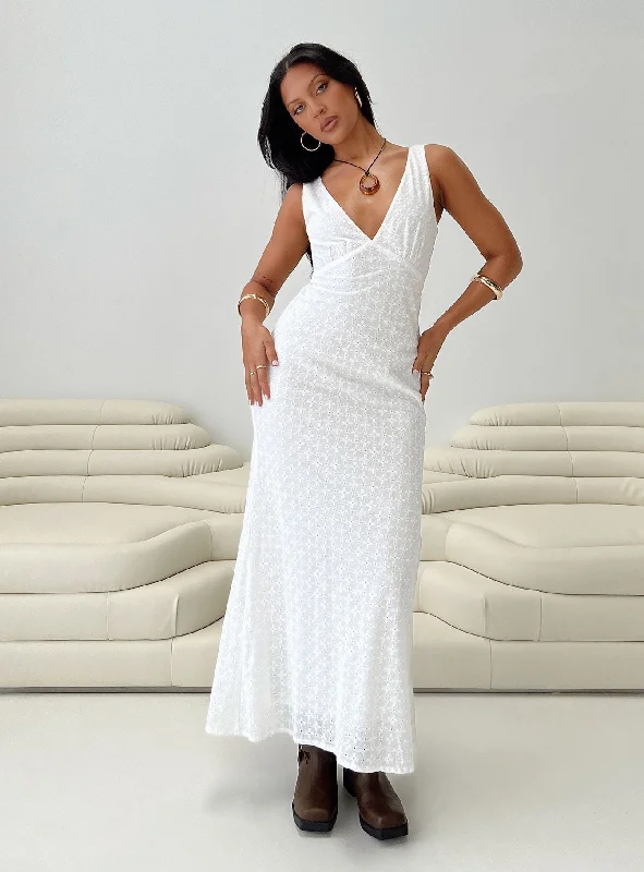 Stylish plus-size clothing for women   Nellie Maxi Dress White