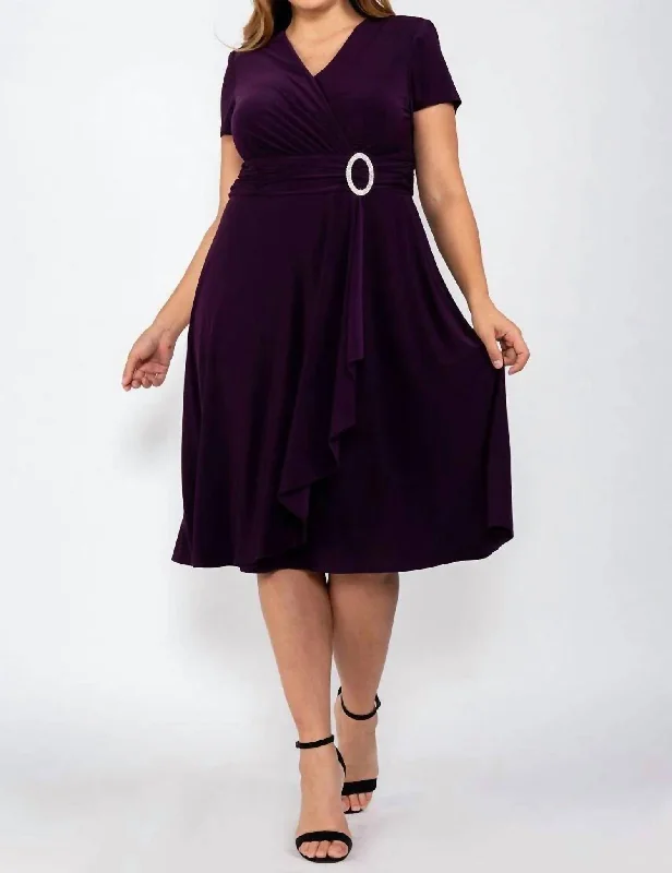 Essential women’s clothing for every season   Short Sleeve Dress In Iris