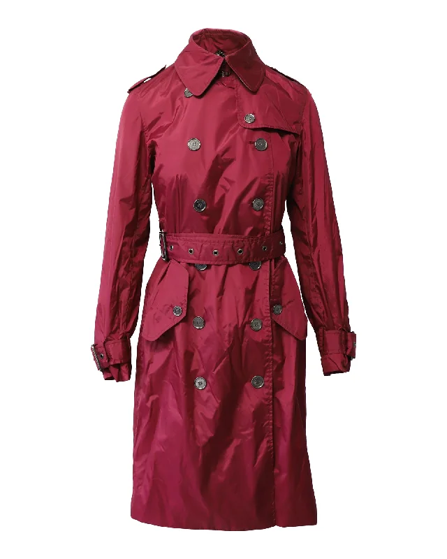 Refresh your wardrobe with stylish women’s outfits   Burberry Raincoat Mac Trench Coat in Plum Purple Polyamide